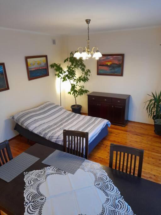 Appartement Bronowice- Parter Domu à Cracovie Extérieur photo